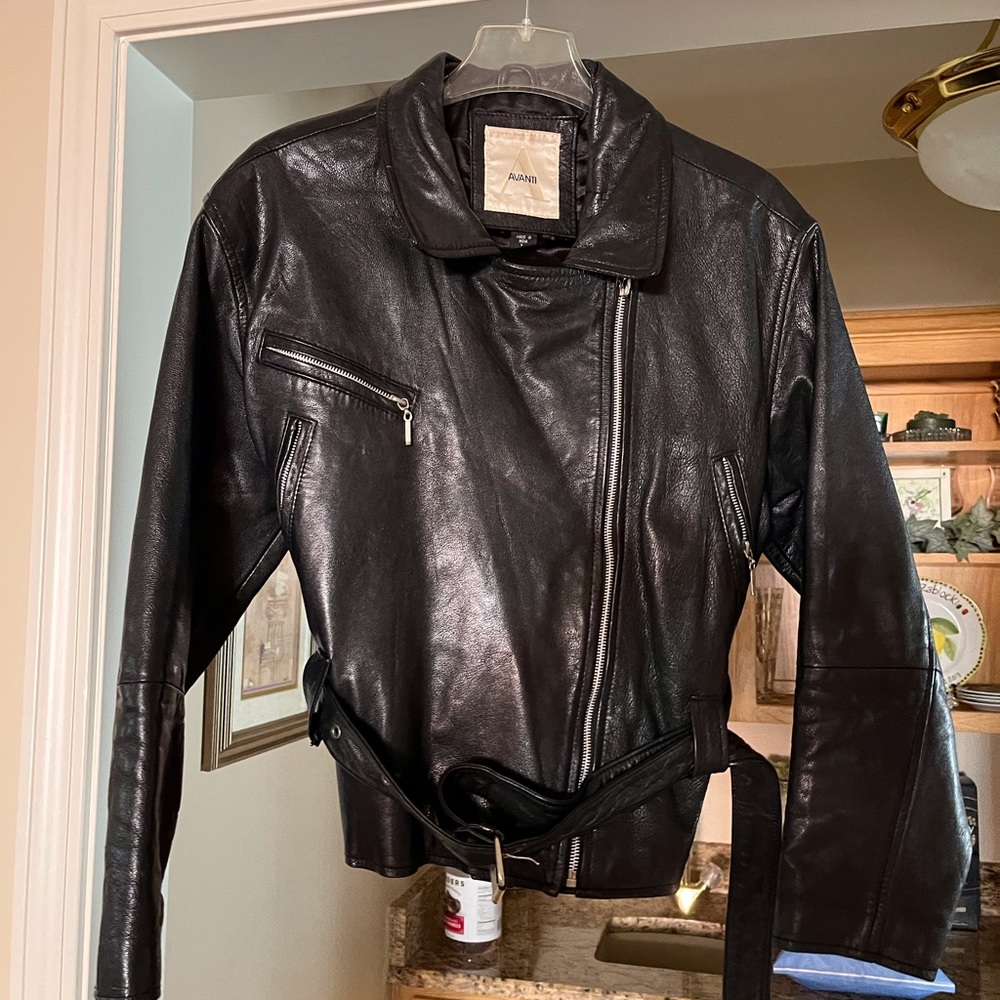 Vintage Women’s Leather Bomber Jacket